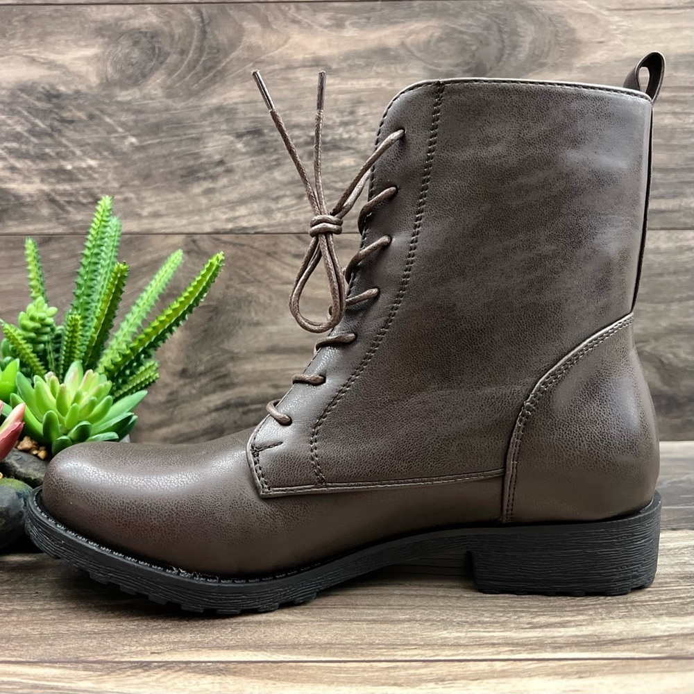 NIB Catherine Malandrino Booney Lace Up Brown Vegan Leather Combat Boots 8 - Picture 6 of 13